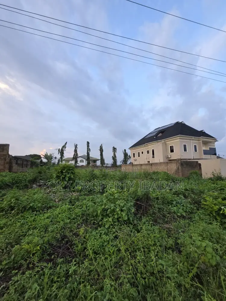 1300sqm for Sale in Akala Estate Road