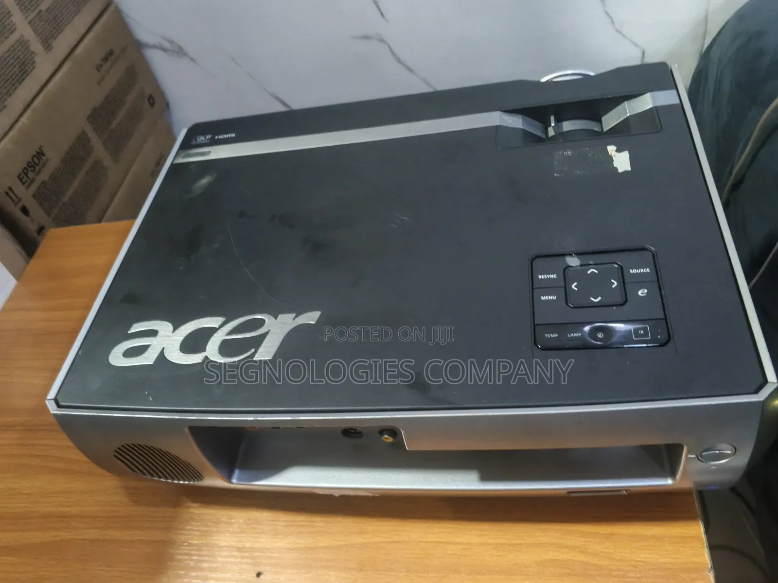 Opened-Box Acer P7270i 4000 Lumens XGA DLP Wireless Projector