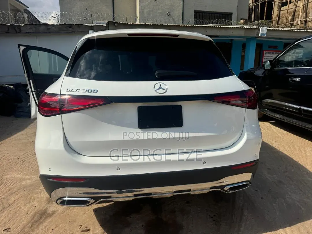 Mercedes-Benz GLC-Class GLC 300 2025 White