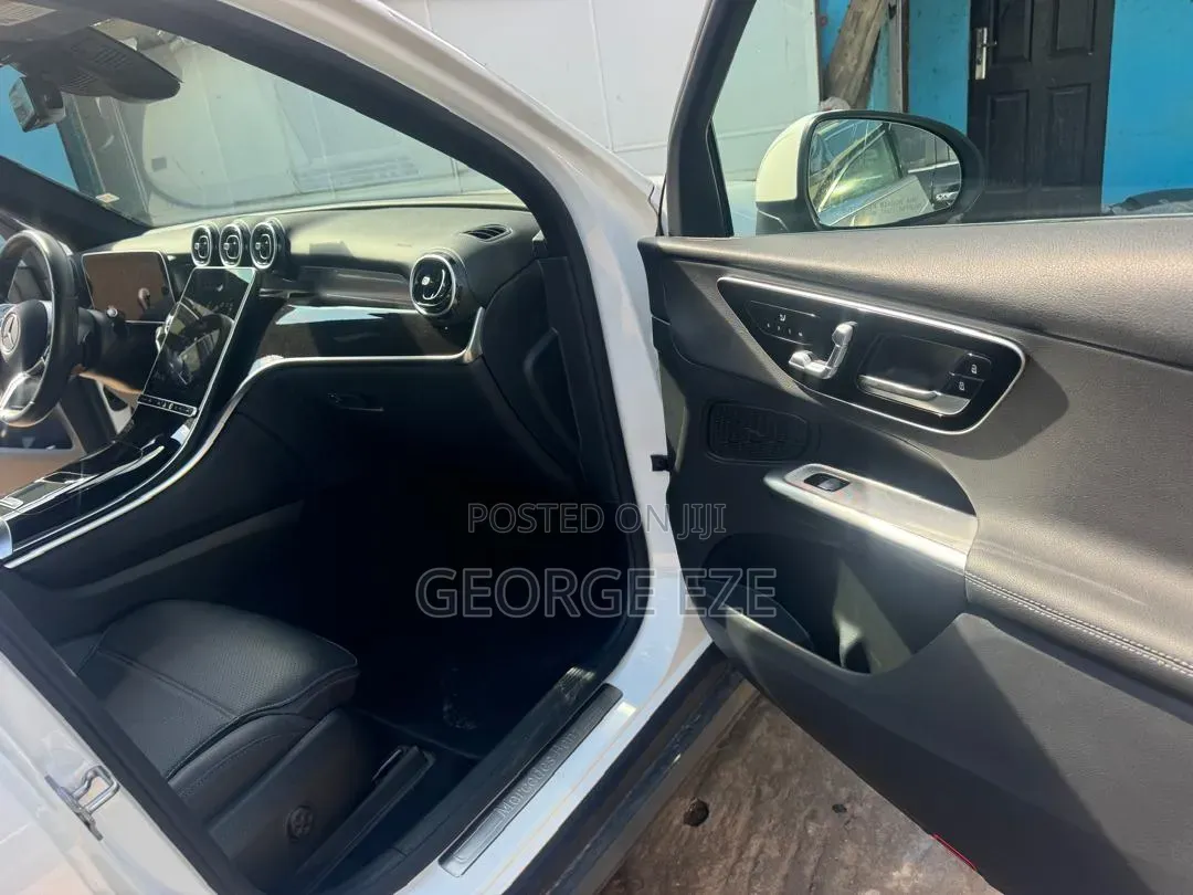 Mercedes-Benz GLC-Class GLC 300 2025 White