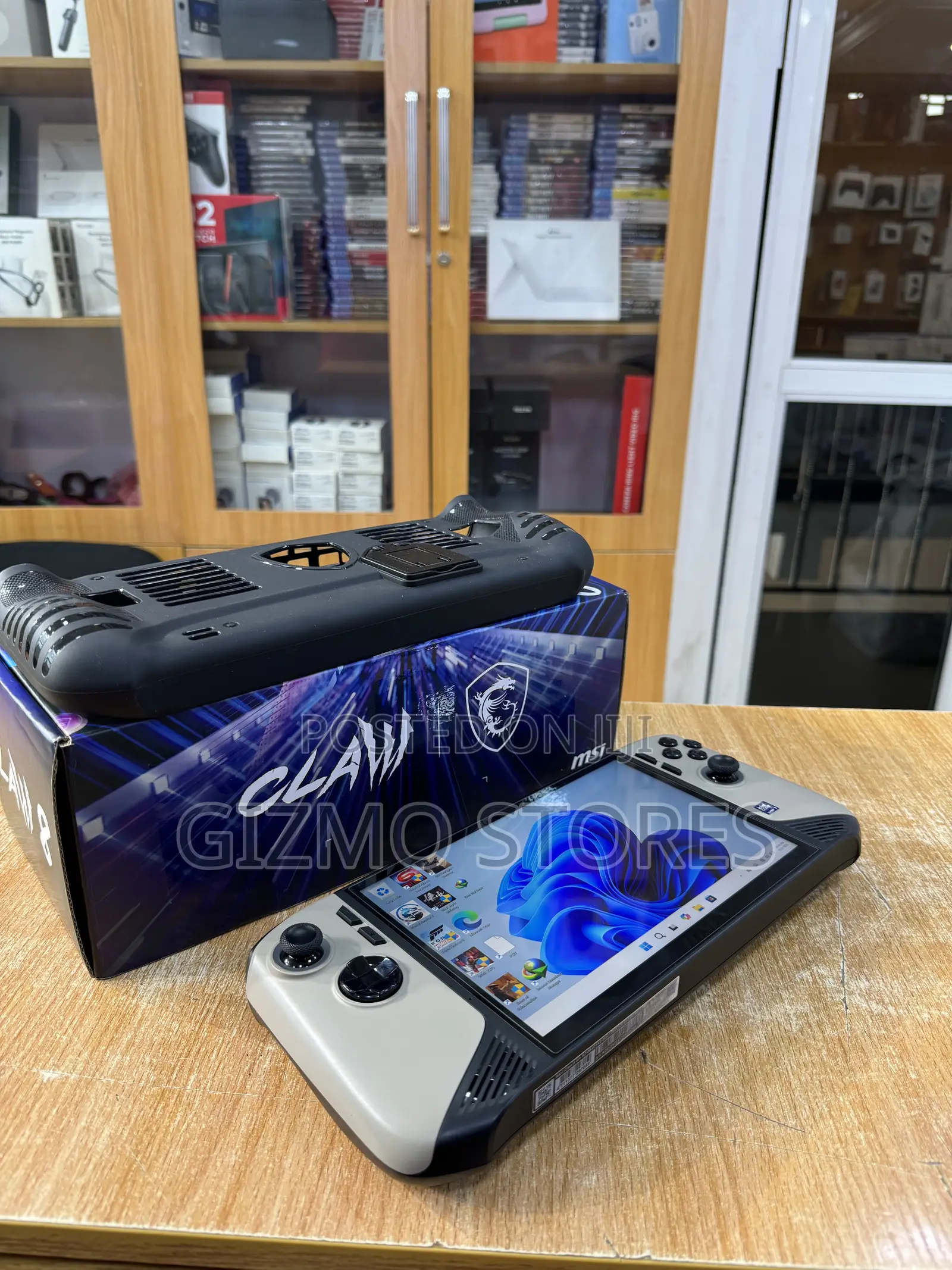 Open Box MSI Claw 8 A1 + A2VM Core Ultra 7 32gb/1tb