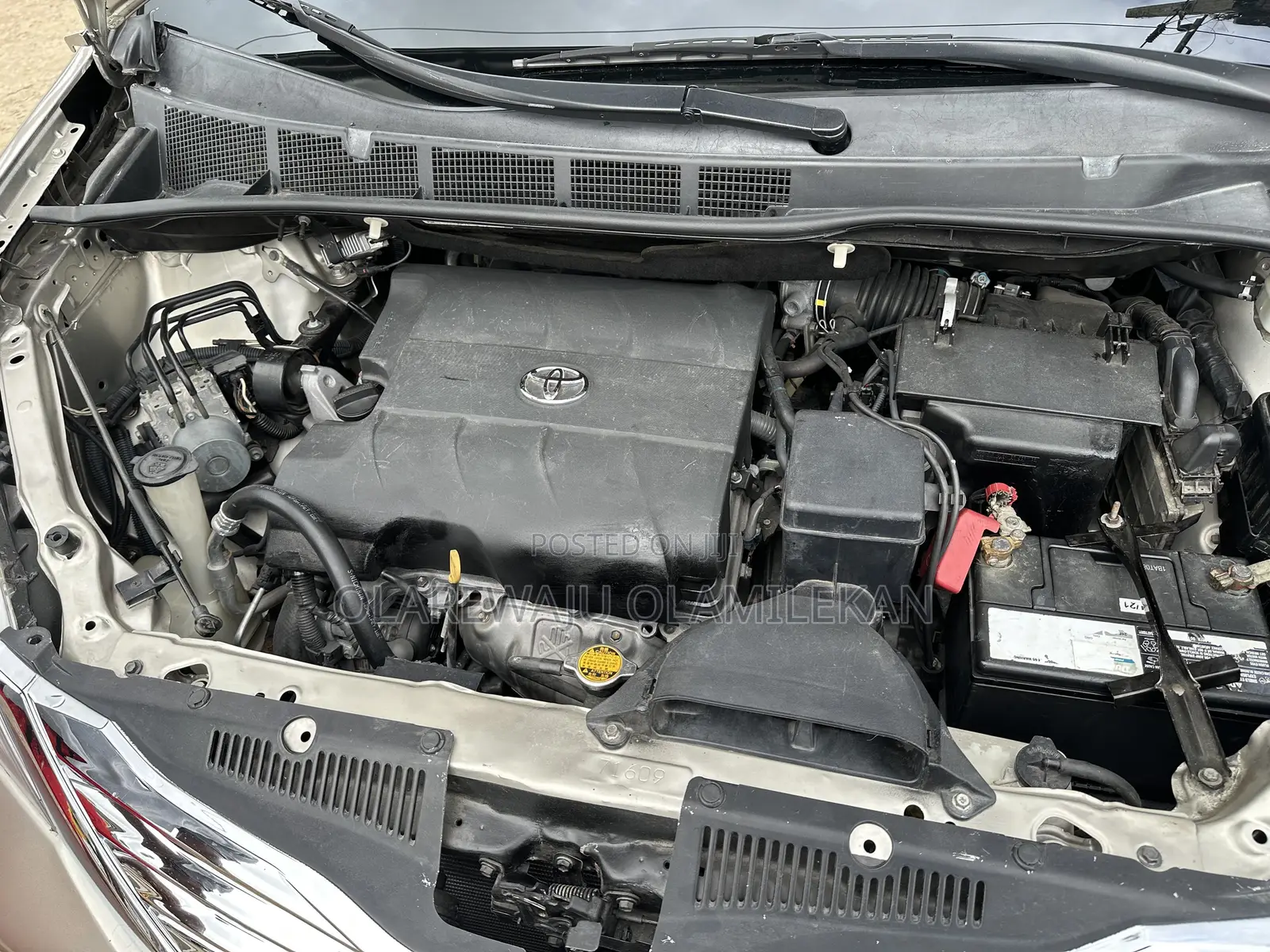 Toyota Sienna 2016 Gold
