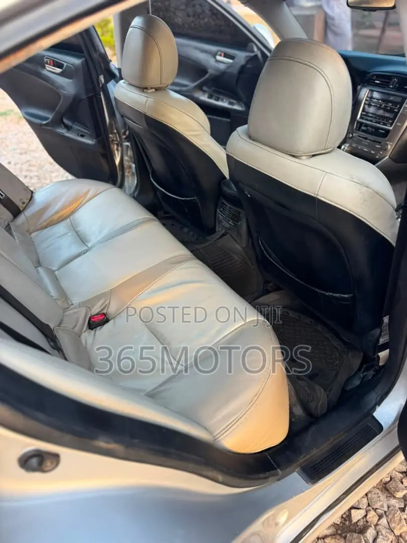 Lexus IS 2009 Silver