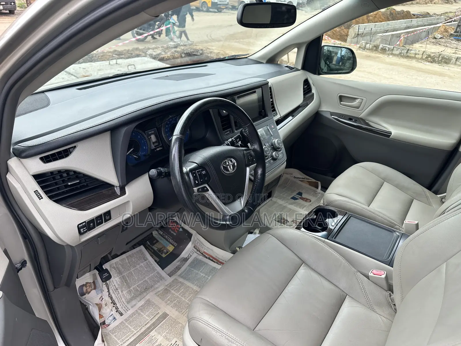 Toyota Sienna 2016 Gold