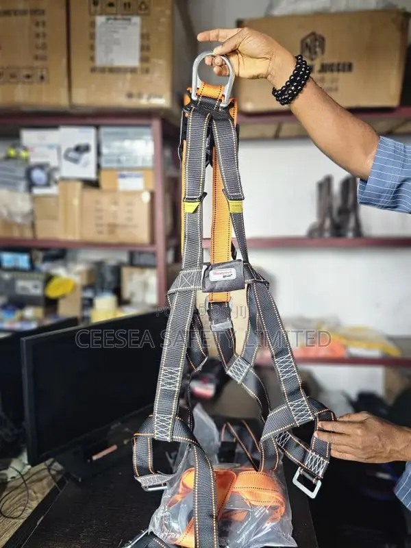 Safety Harness Fall Protection Kit: Full Body Roofing Harnesses