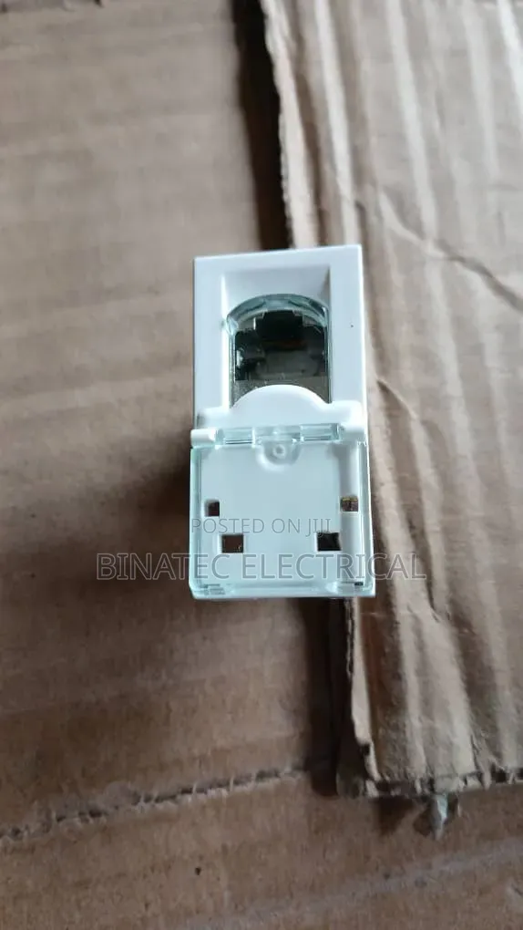 Original Legrand Cat6A Data Outlet – Module Plate Floor Box