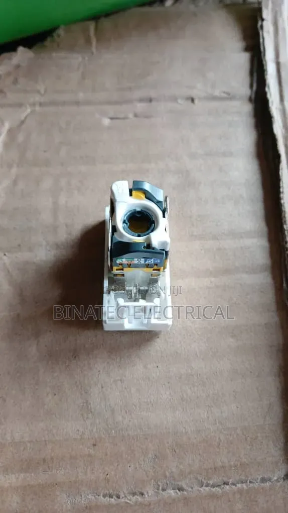 Original Legrand Cat6A Data Outlet – Module Plate Floor Box