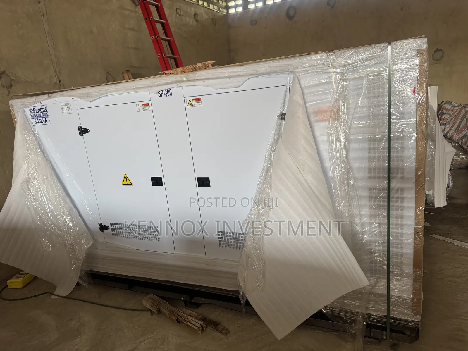 Standard 300KVA Perkins Soundproof Diesel Generator