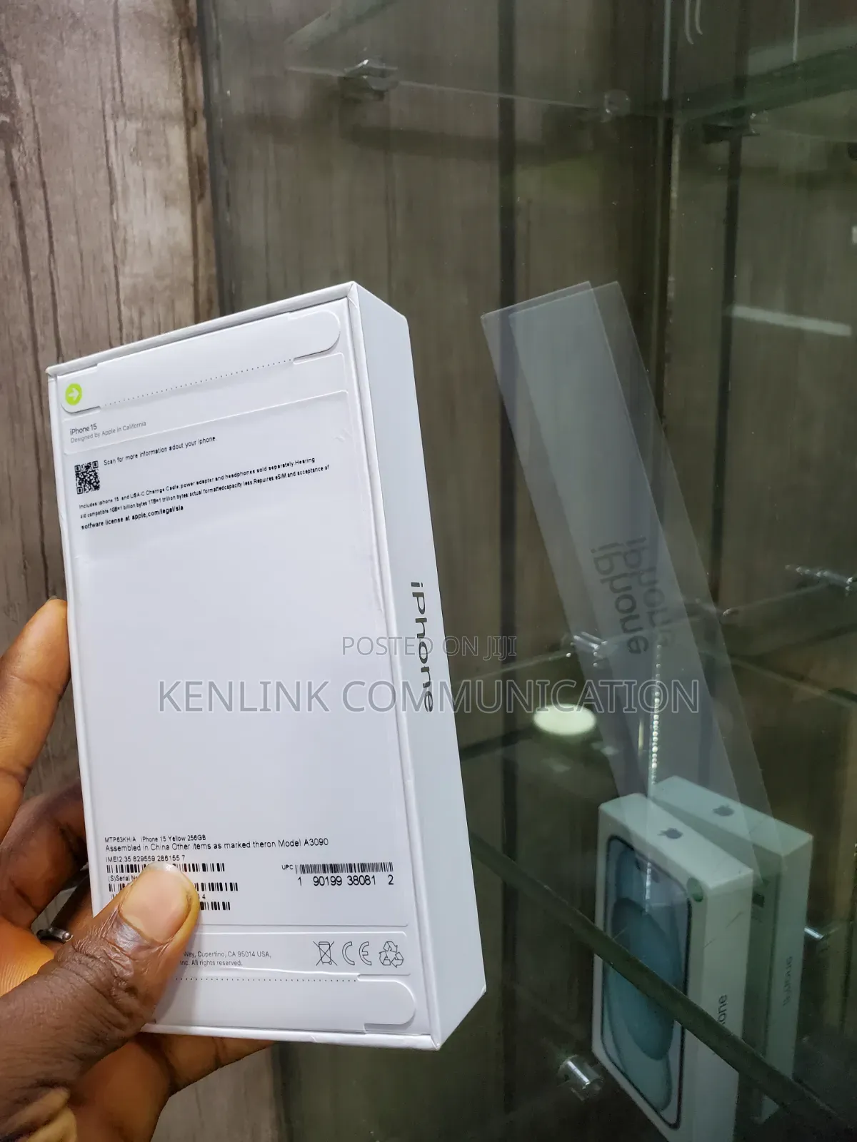 New Apple iPhone 15 256 GB Yellow