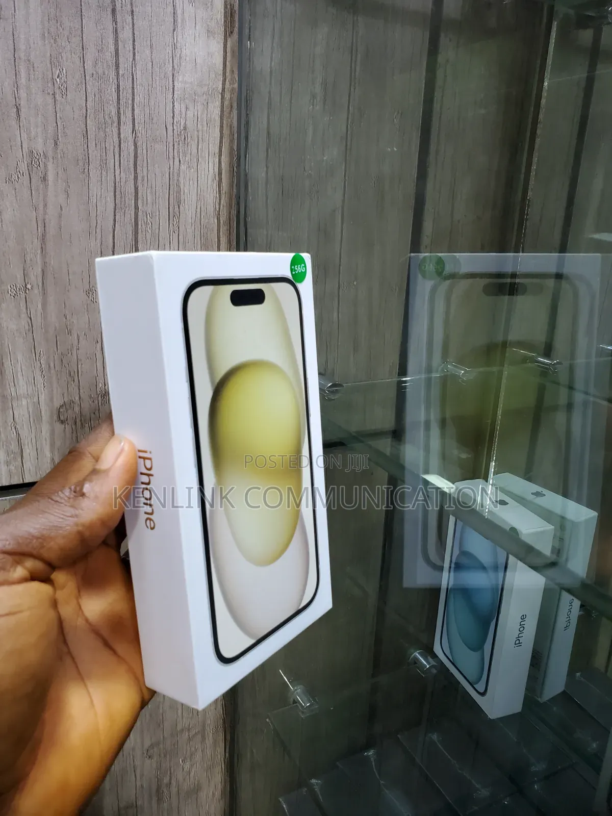 New Apple iPhone 15 256 GB Yellow