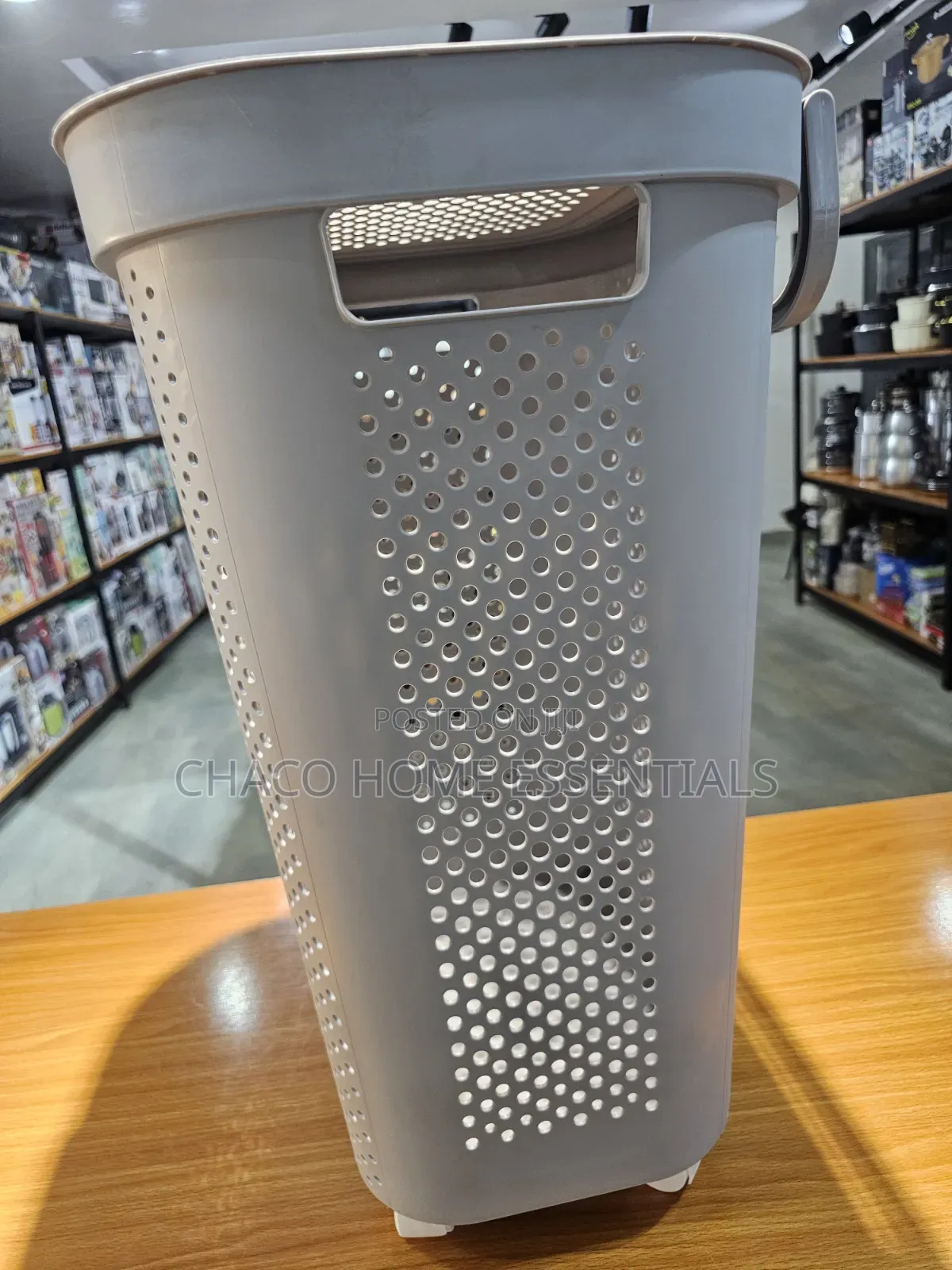 Large Premium Plastic Laundry Basket With Lid Wheels - Grey / White