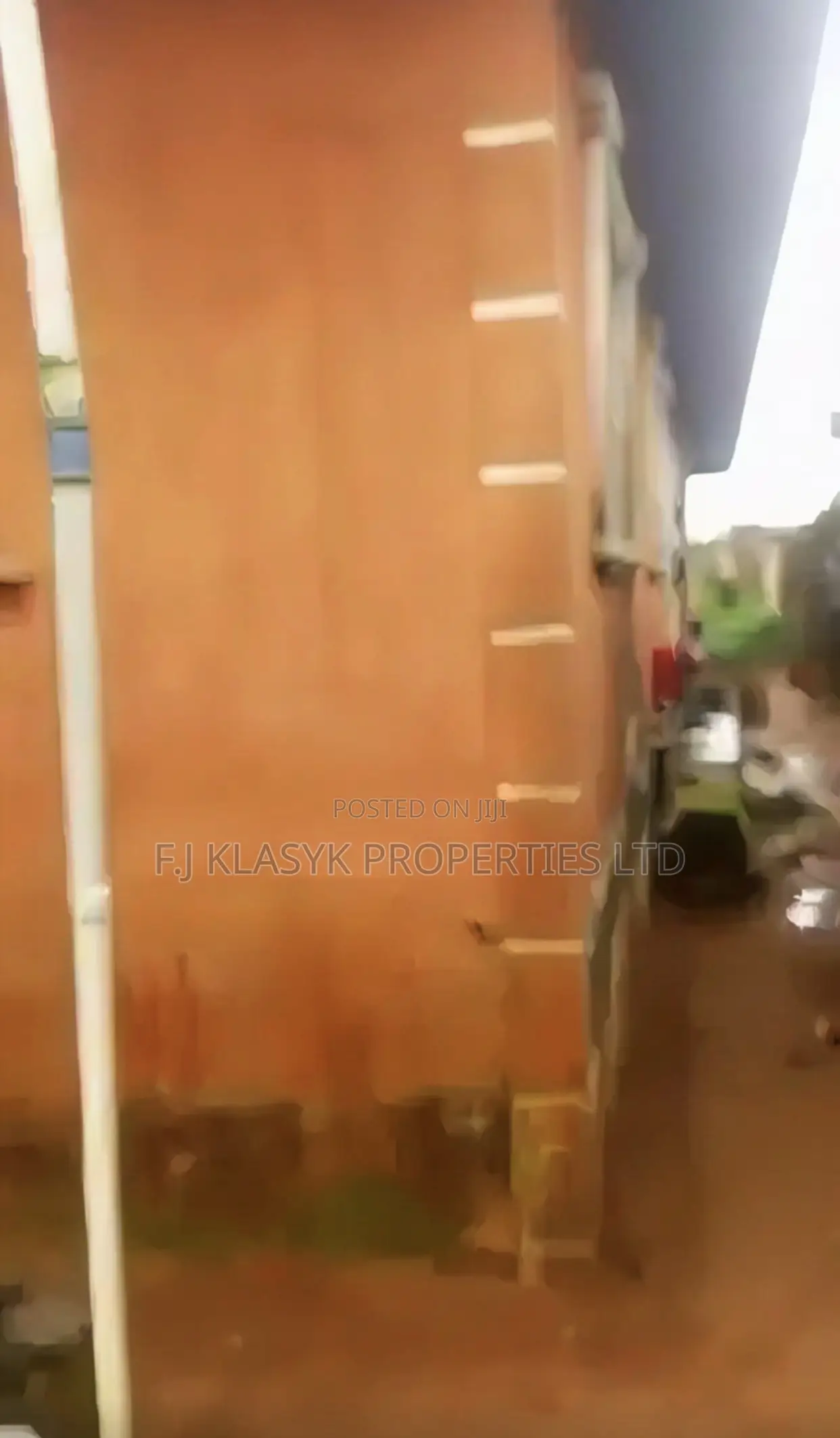 6bdrm Block of Flats in Benin City for sale