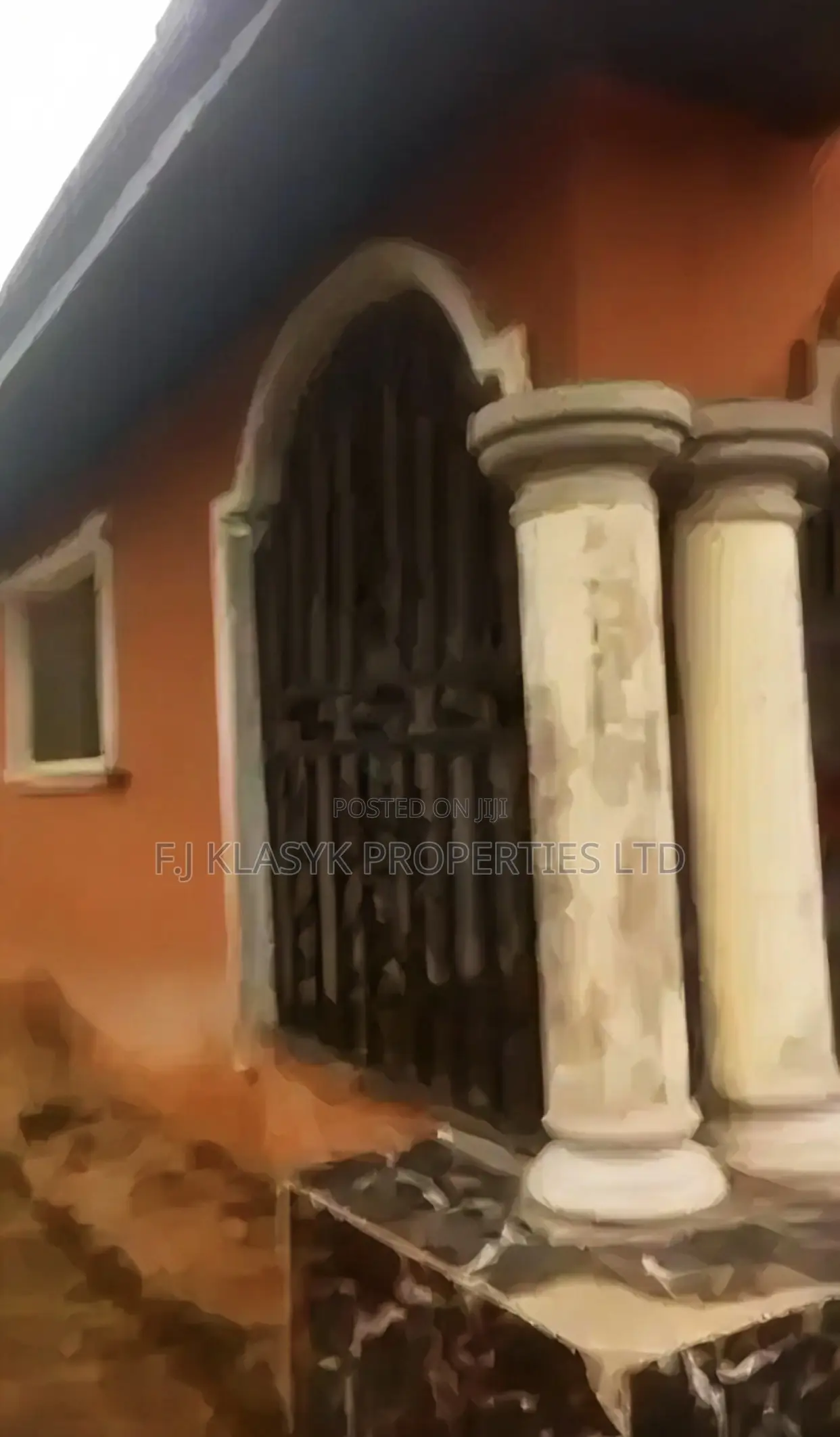 6bdrm Block of Flats in Benin City for sale