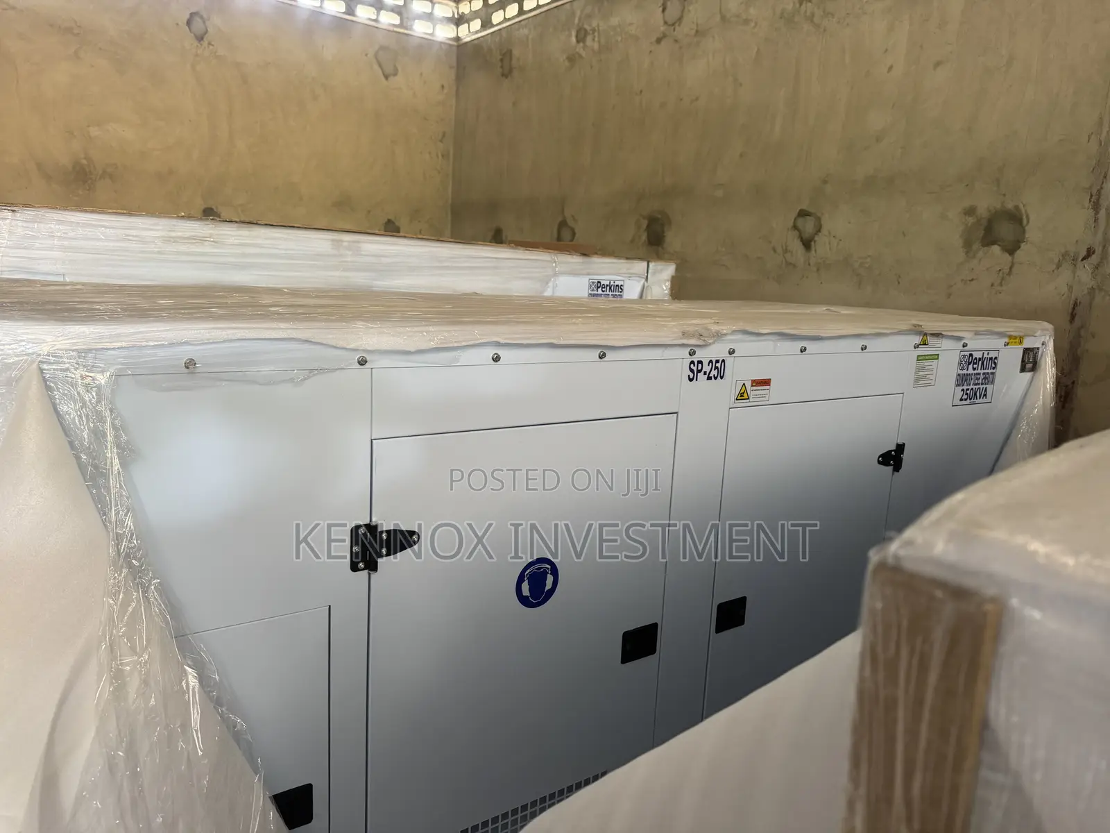 Standard 250KVA Perkins Soundproof Diesel Generator
