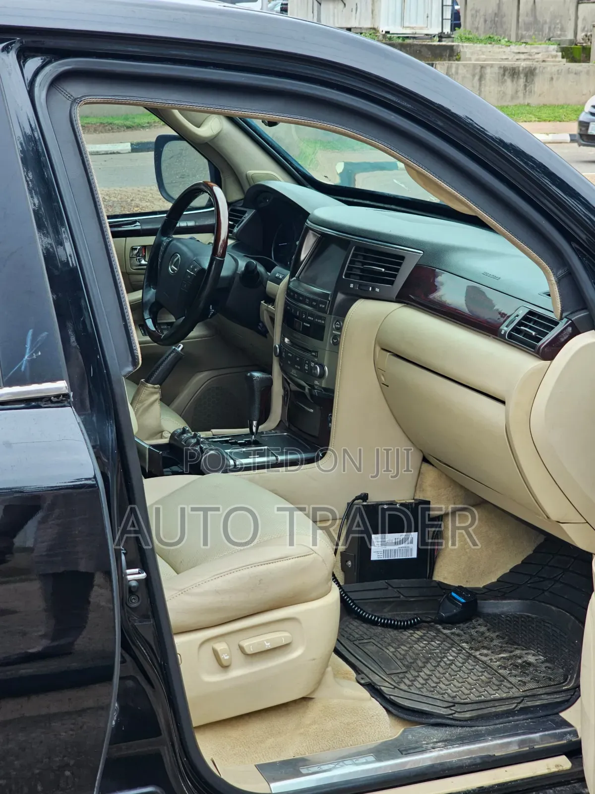 Lexus LX 570 2012 Black