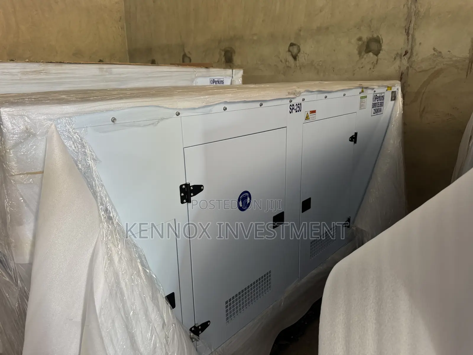 Standard 250KVA Perkins Soundproof Diesel Generator