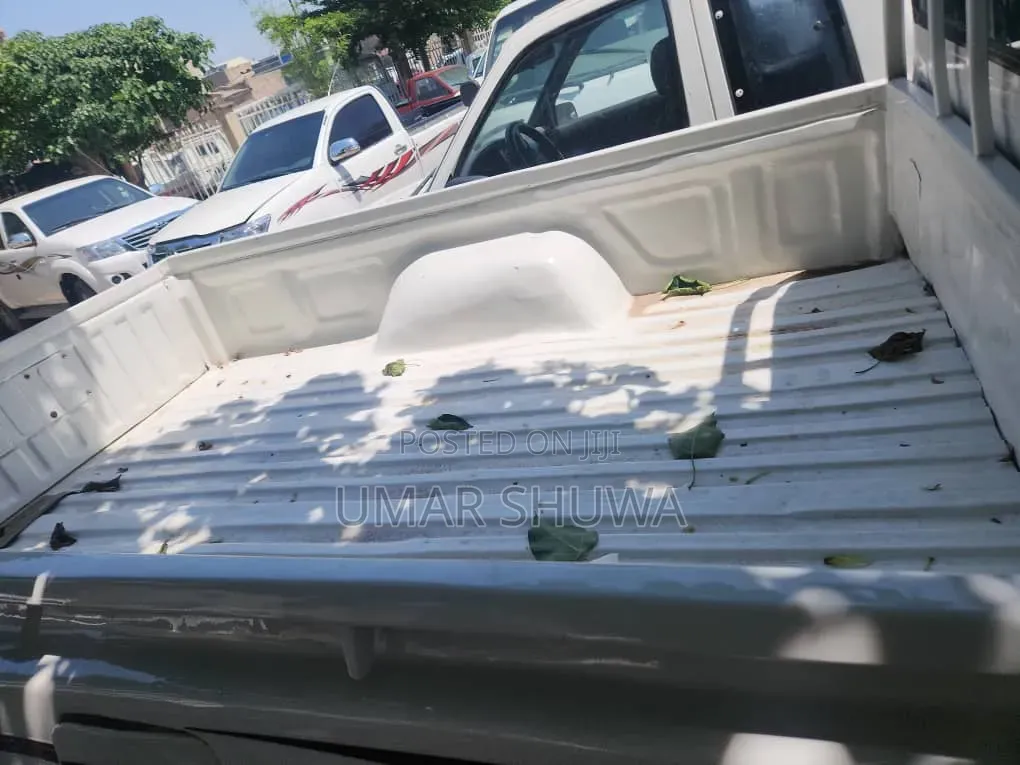 Toyota Hilux 1996 White