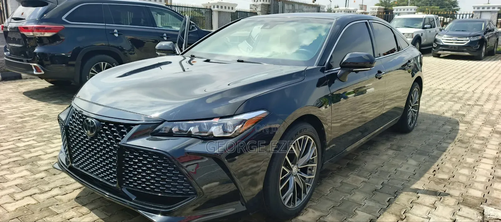 Toyota Avalon 2024 Black