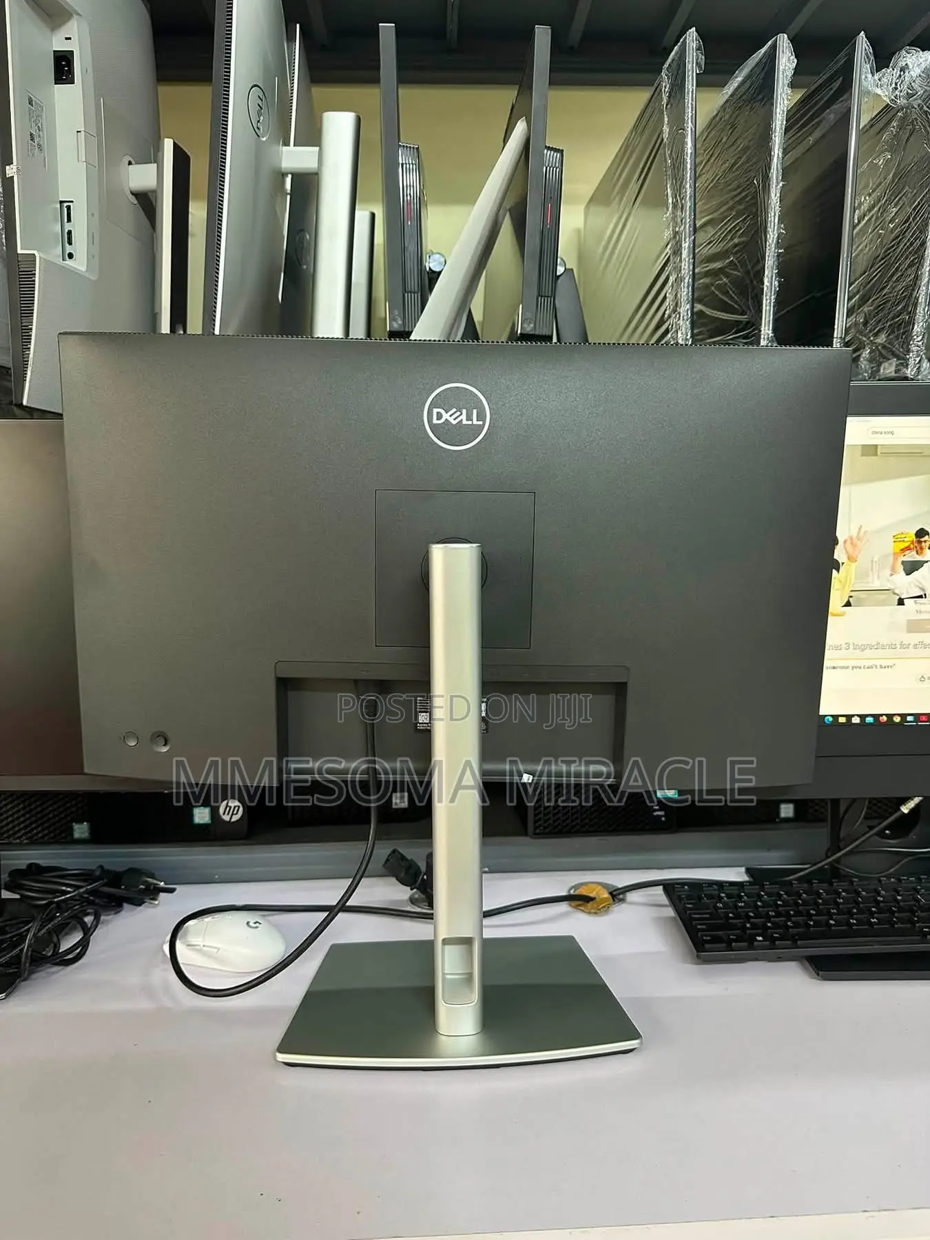 Dell P2725H - 27-Inch Full HD (1920 × 1080) IPS Frameless Monitor