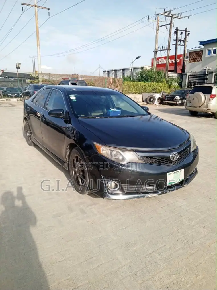 Toyota Camry SE 4dr Sedan (2.5L 4cyl 6A) 2013 Black