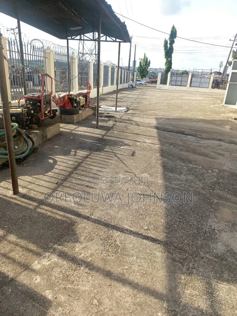5bdrm Block of Flats in Idimu for sale