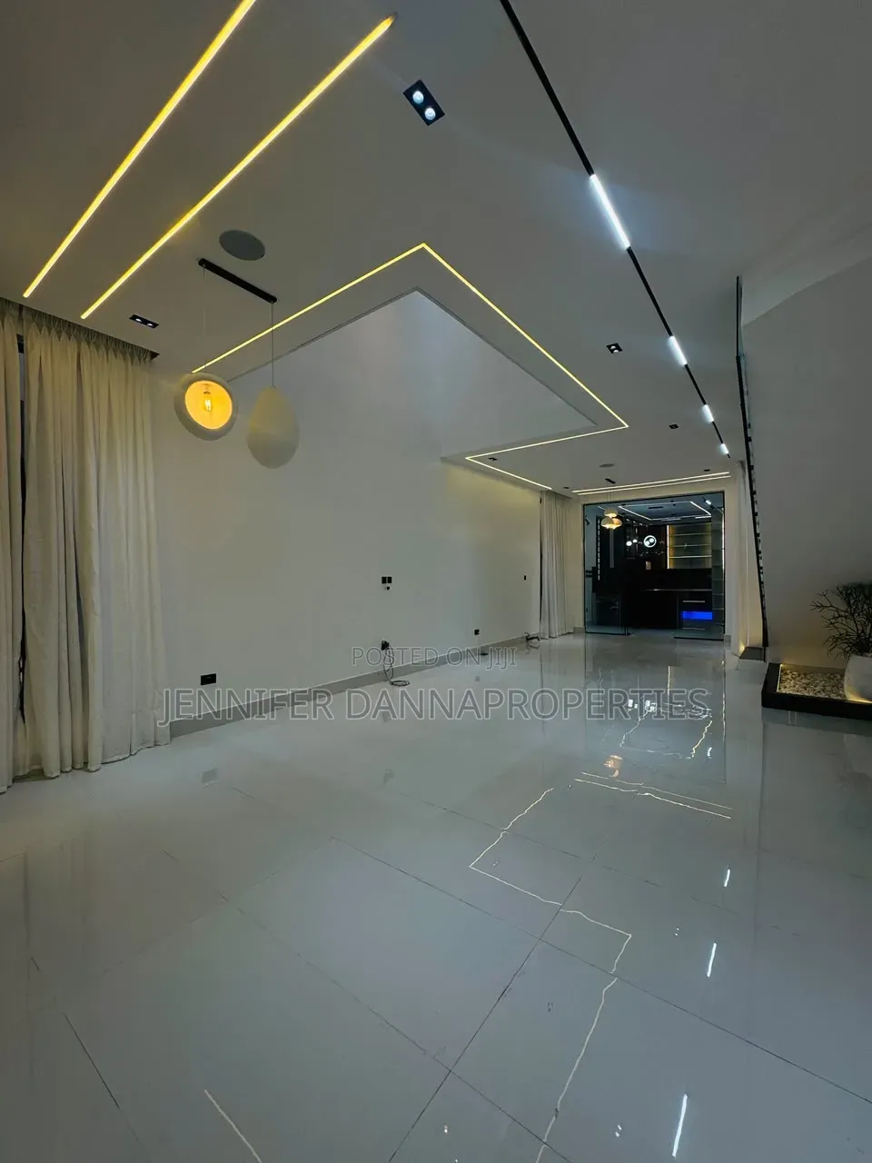 5bdrm Duplex in Royal Pine Estate, Lekki Phase 2 for sale