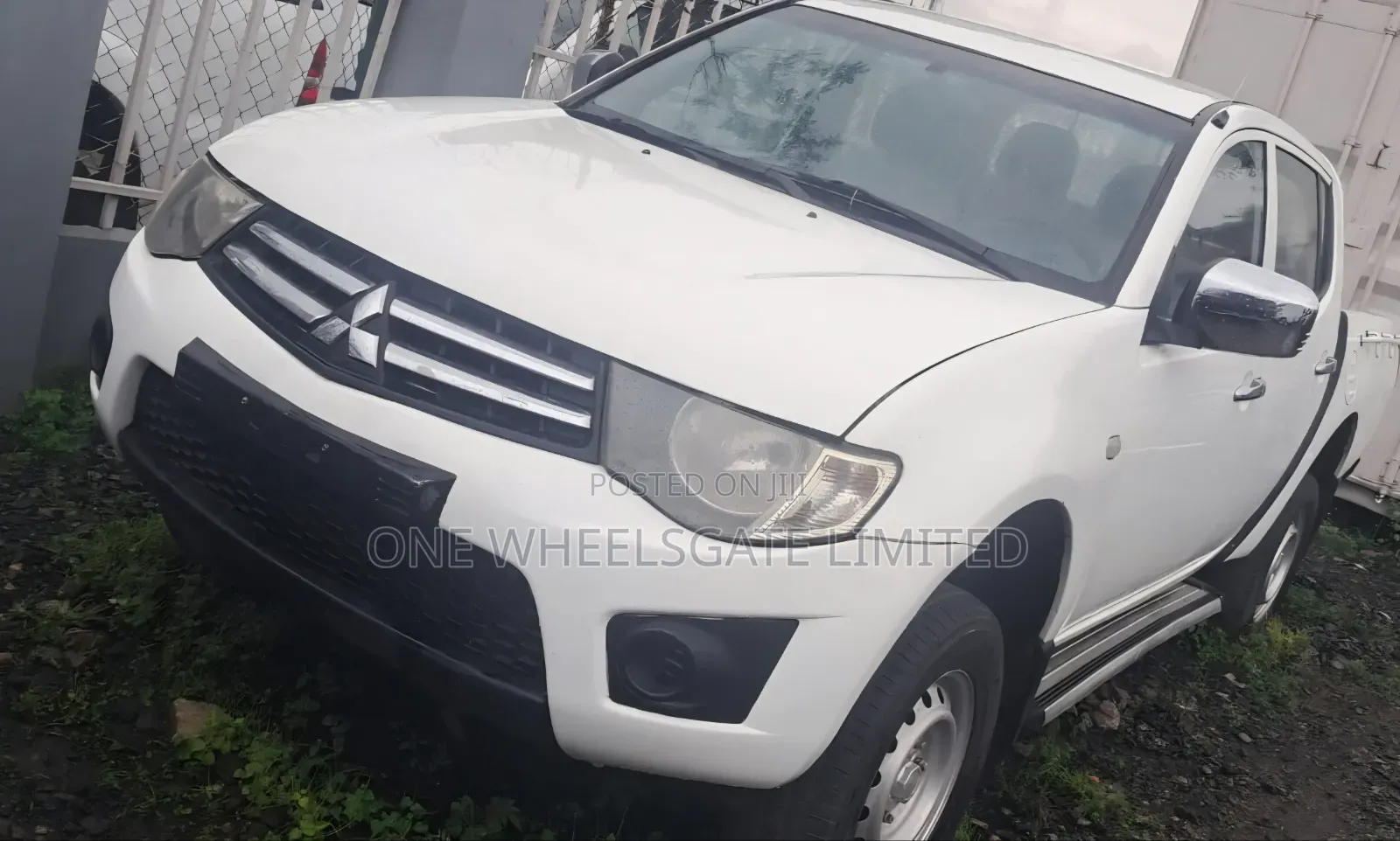 Mitsubishi L200 Double Cab 2.5 180hp 4WD 2013 White