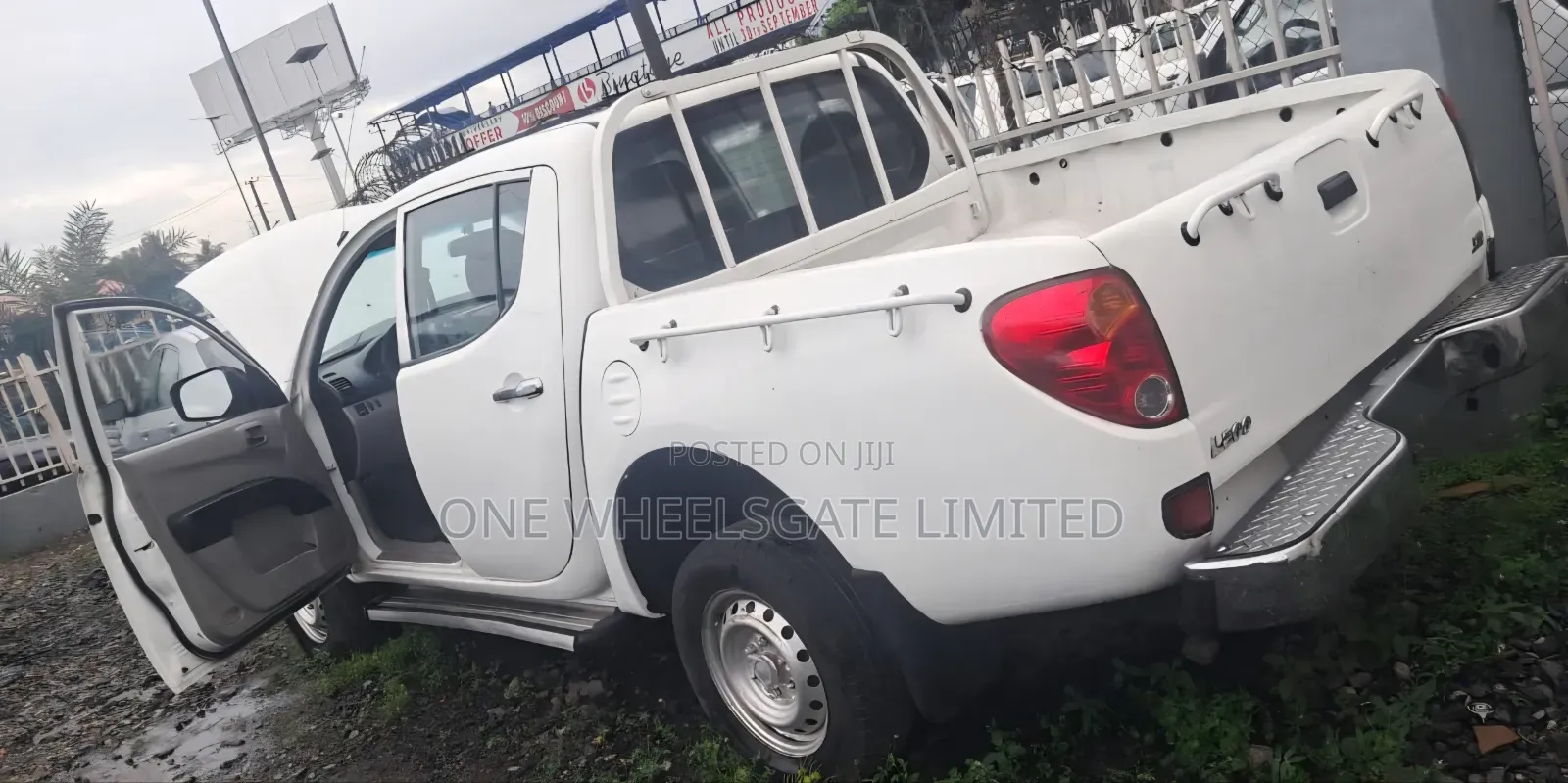 Mitsubishi L200 Double Cab 2.5 180hp 4WD 2013 White