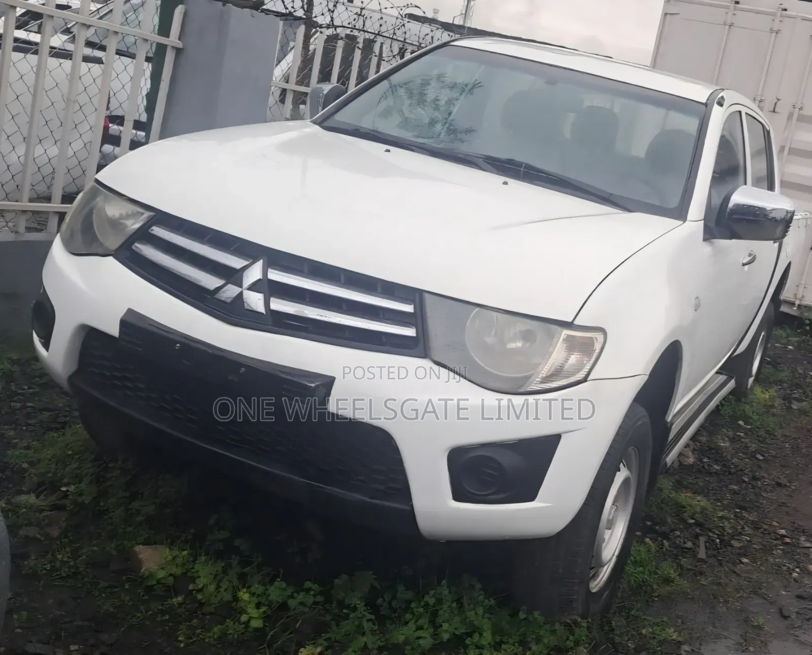 Mitsubishi L200 Double Cab 2.5 180hp 4WD 2013 White