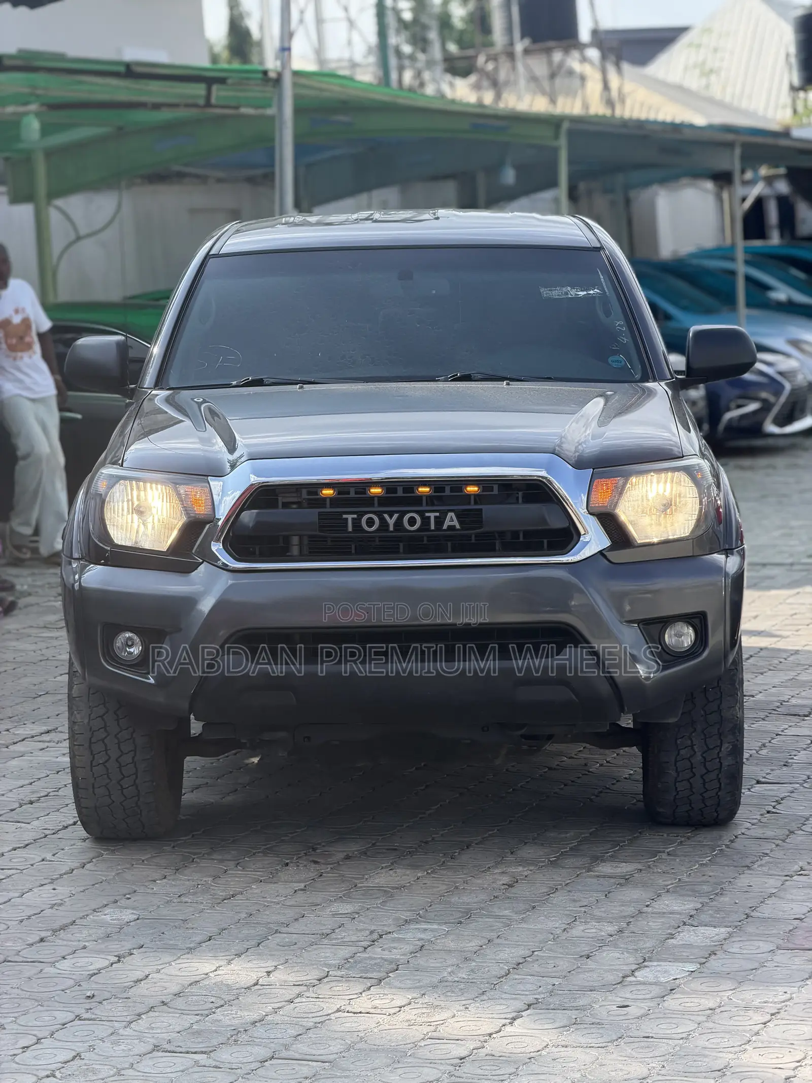 Toyota Tacoma Access Cab 4x4 4.0L V6 5-Speed Automatic 2013 Gray