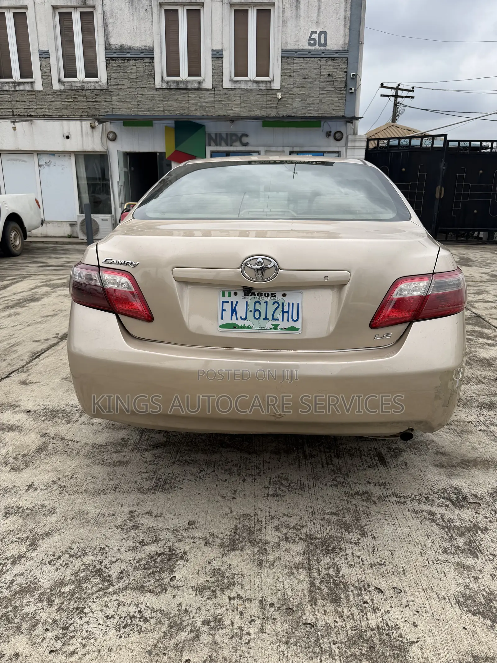 Toyota Camry LE 4dr Sedan (2.4L 4cyl 5A) 2008 Gold