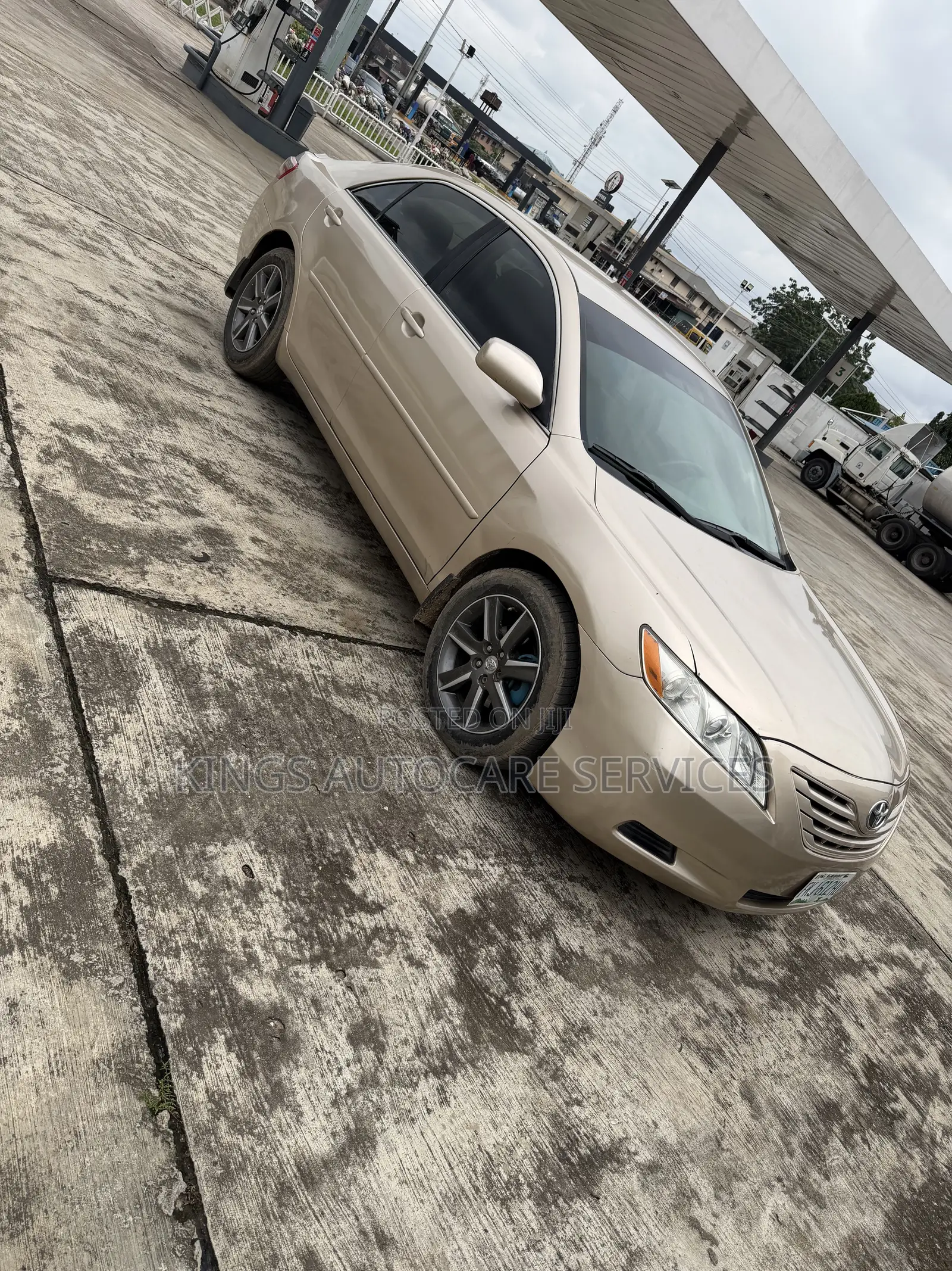 Toyota Camry LE 4dr Sedan (2.4L 4cyl 5A) 2008 Gold