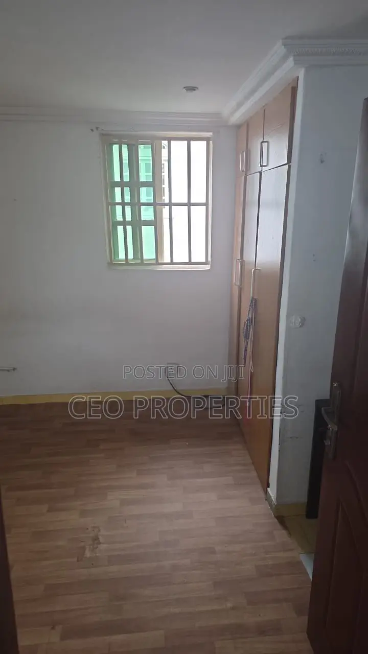 2bdrm Bungalow in Off Admiralty Way, Lekki Phase 1 for rent