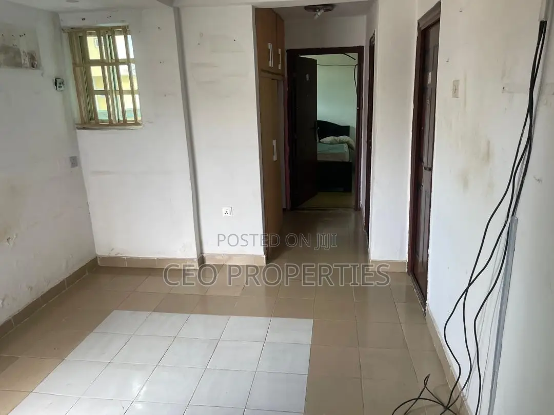 2bdrm Bungalow in Off Admiralty Way, Lekki Phase 1 for rent