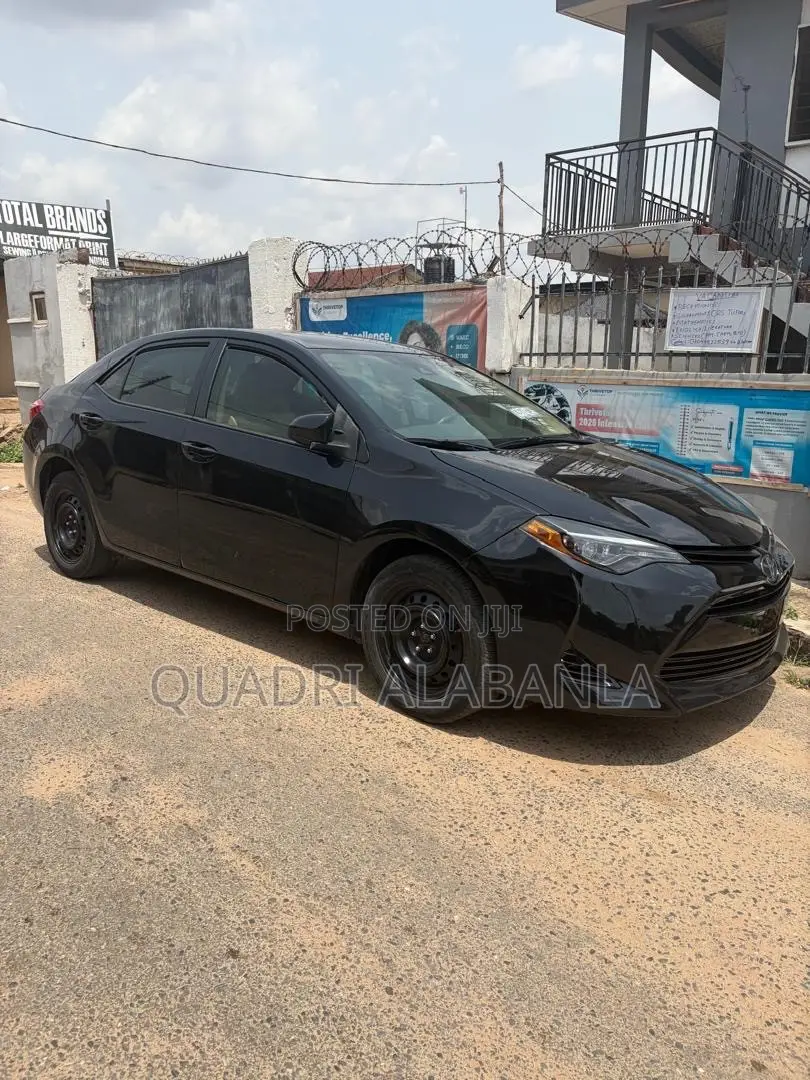 Toyota Corolla L (1.8L 4cyl 2A) 2018 Black