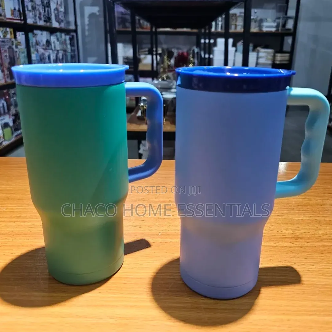 700ml Insulated Travel Tumbler Mug With Handle Straw