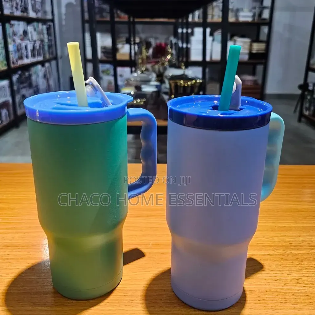 700ml Insulated Travel Tumbler Mug With Handle Straw