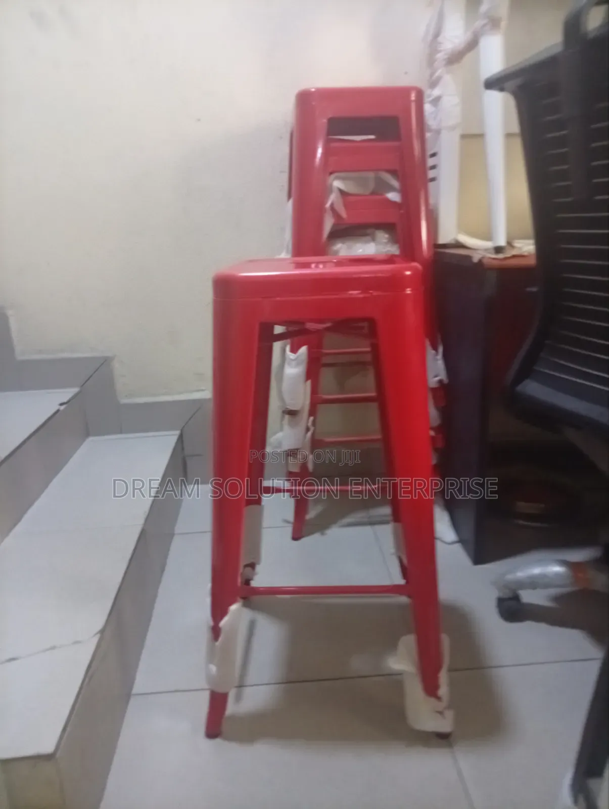 Quality Imported Metal Bar Stool Chair Backrest