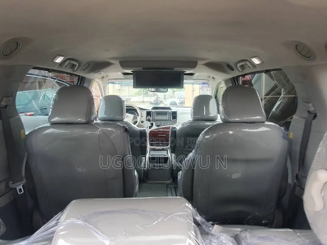 Toyota Sienna Limited 7 Passenger 2010 Gray