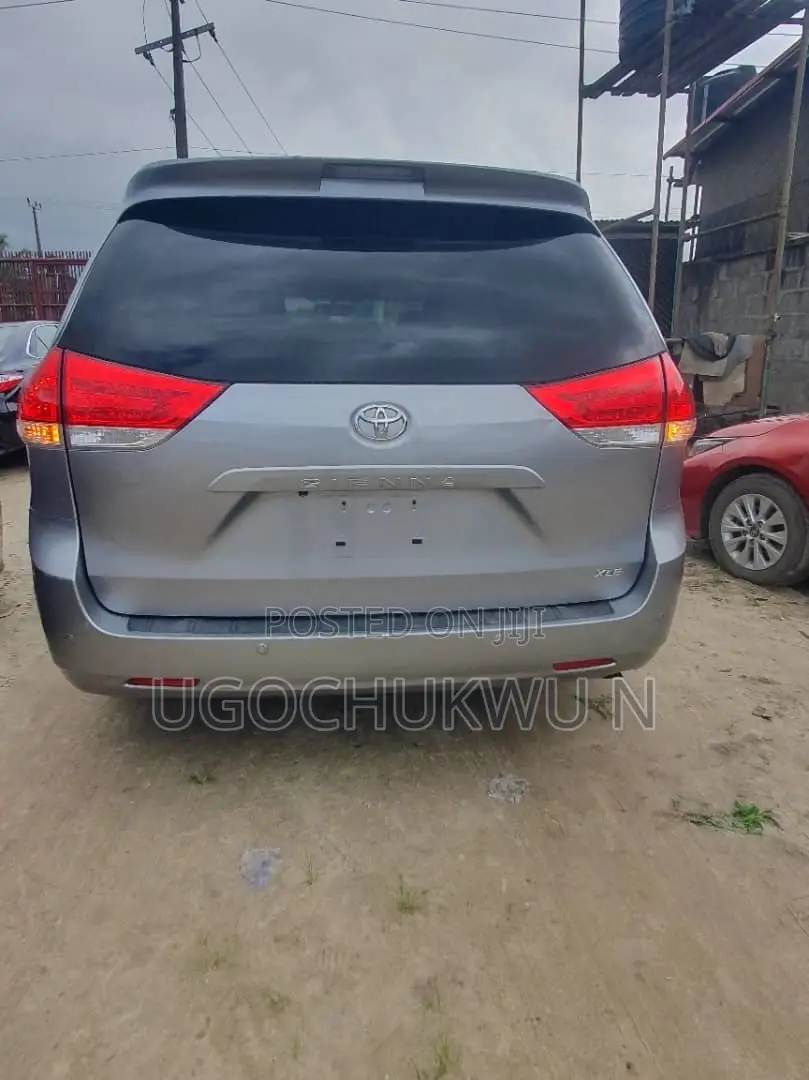 Toyota Sienna Limited 7 Passenger 2010 Gray
