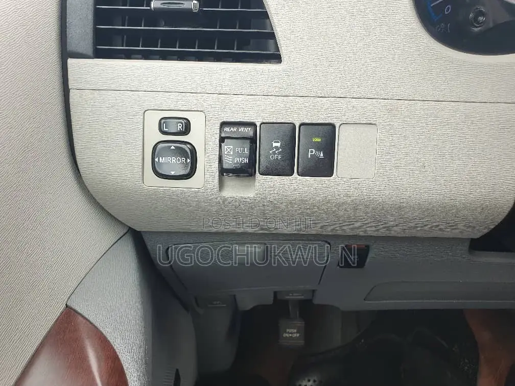 Toyota Sienna Limited 7 Passenger 2010 Gray
