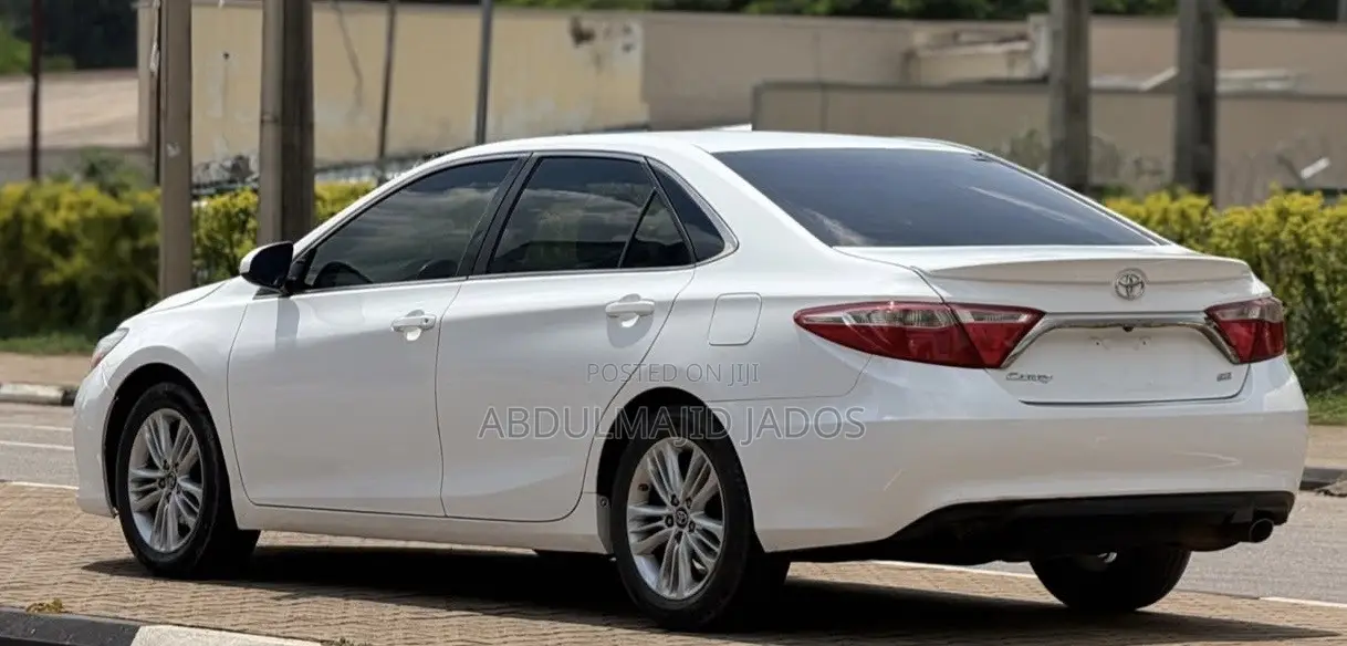 Toyota Camry 2017 White