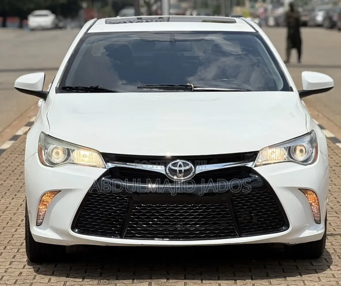 Toyota Camry 2017 White