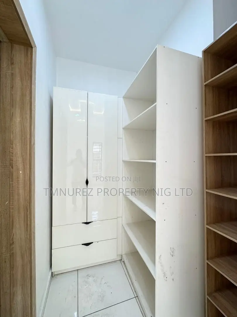 5bdrm Duplex in Gbagada for sale
