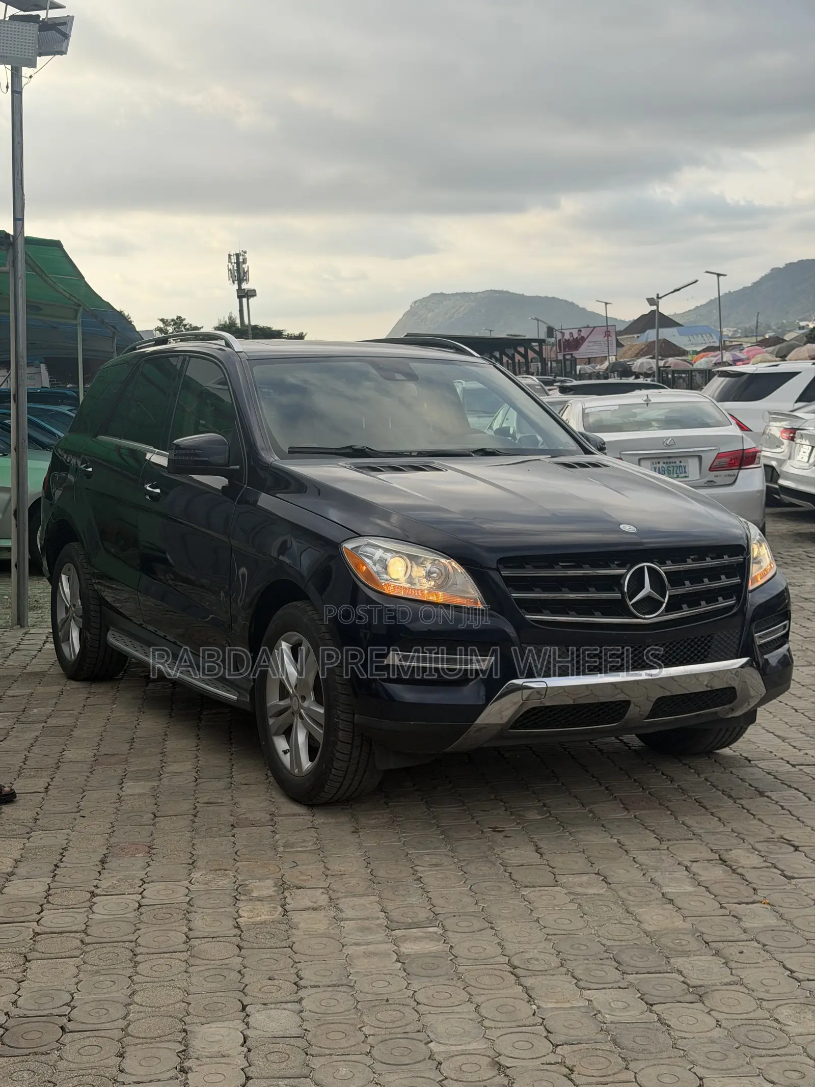 Mercedes-Benz M Class ML350 4dr SUV (3.5L 6cyl 7A) 2015 Blue