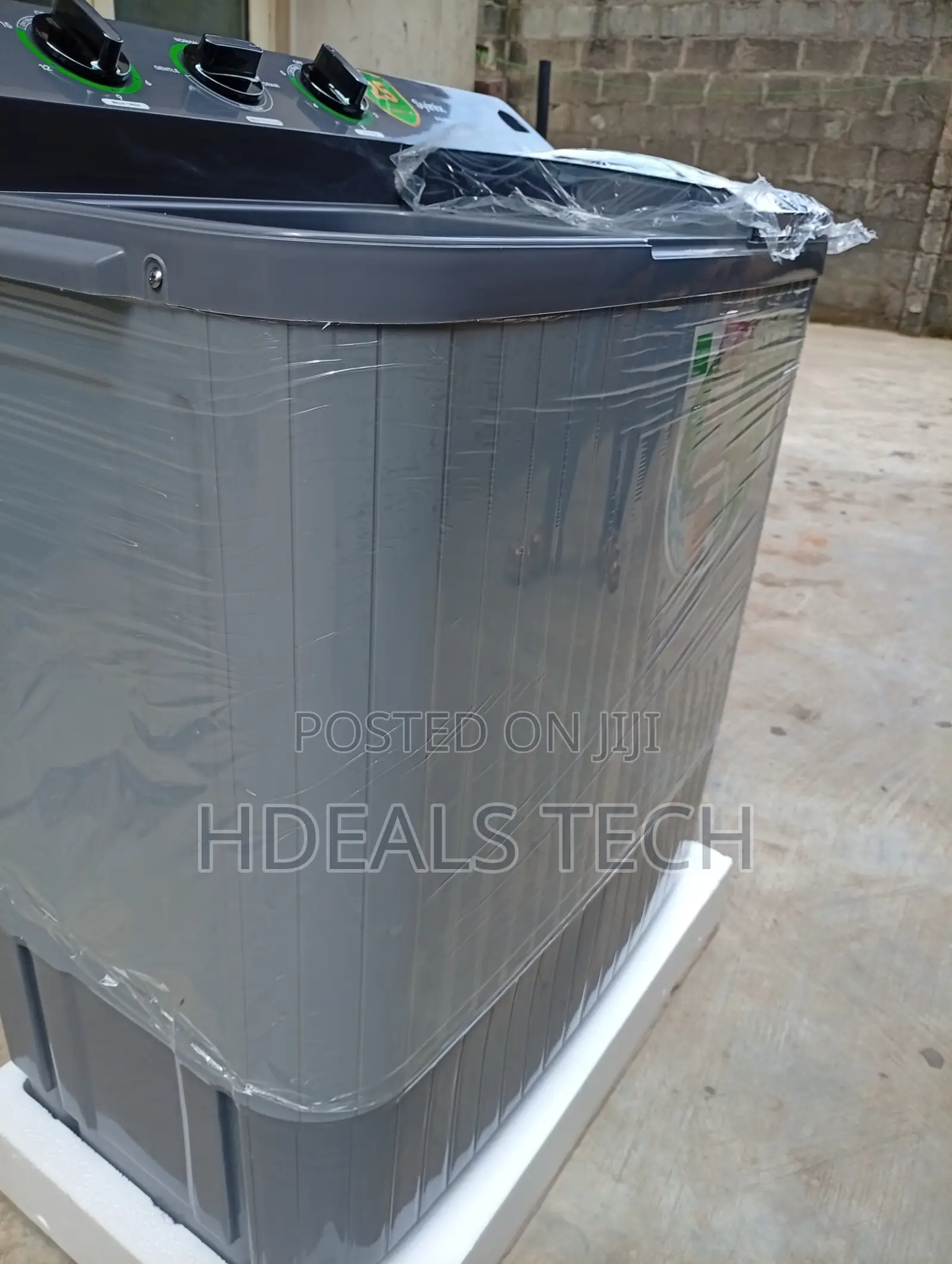 SYNIX Automatic Top Loader – Generous Capacity for Household Washing