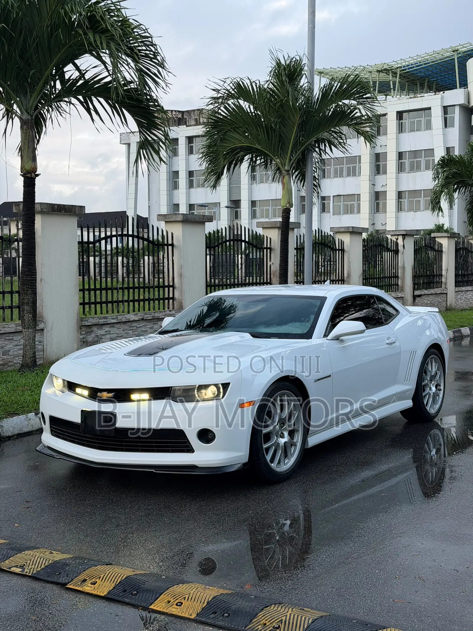 Chevrolet Camaro LS 2dr Coupe w/2LS (3.6L 6cyl 6A) 2015 White