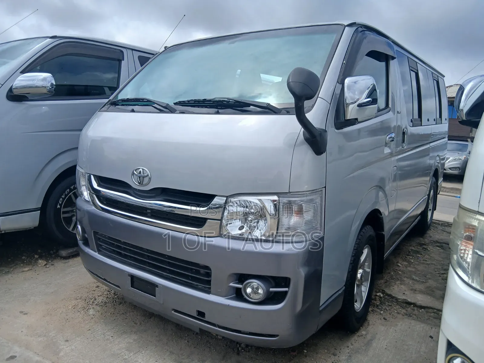 Toyota HiAce 2010 Silver