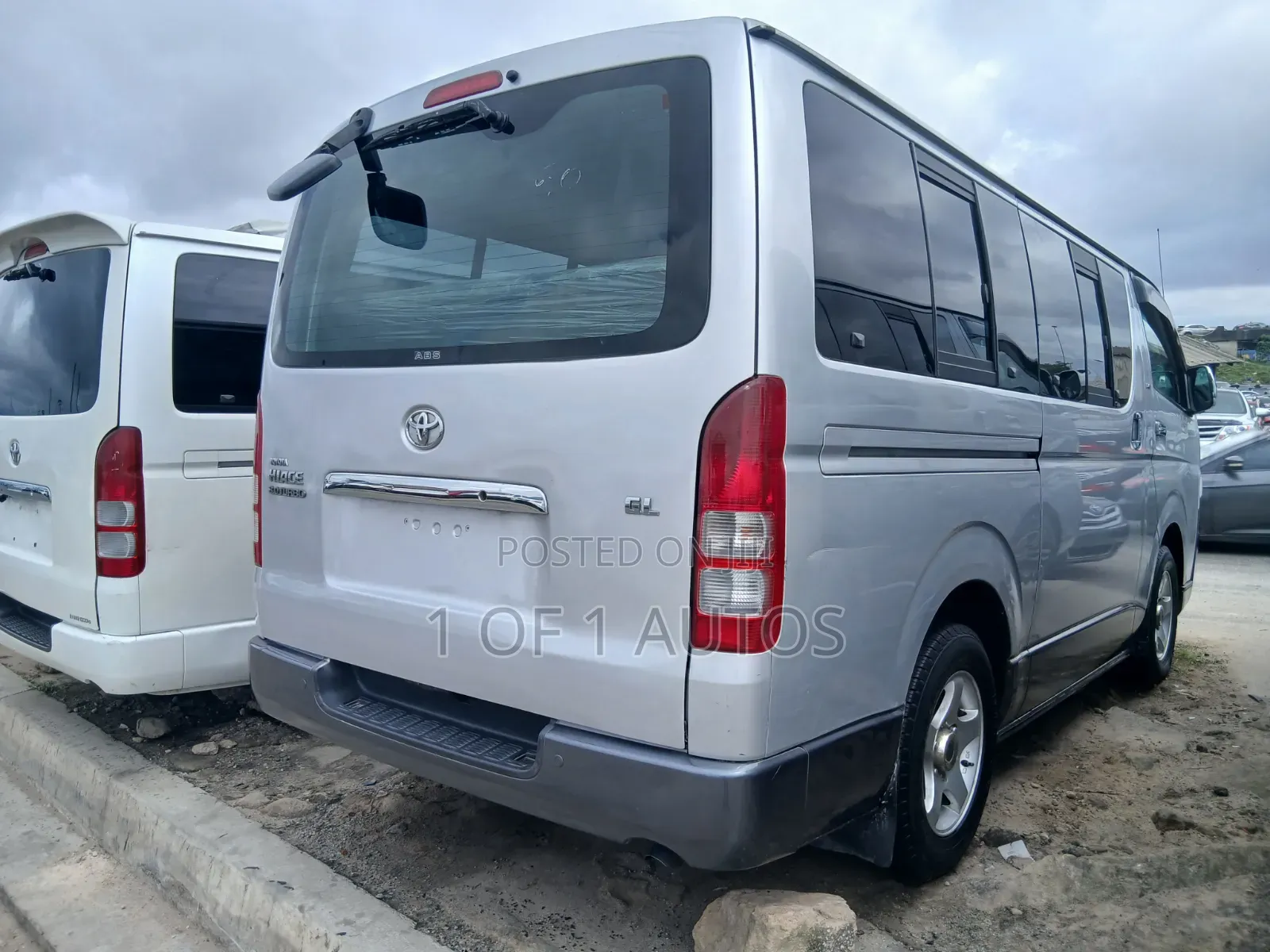 Toyota HiAce 2010 Silver