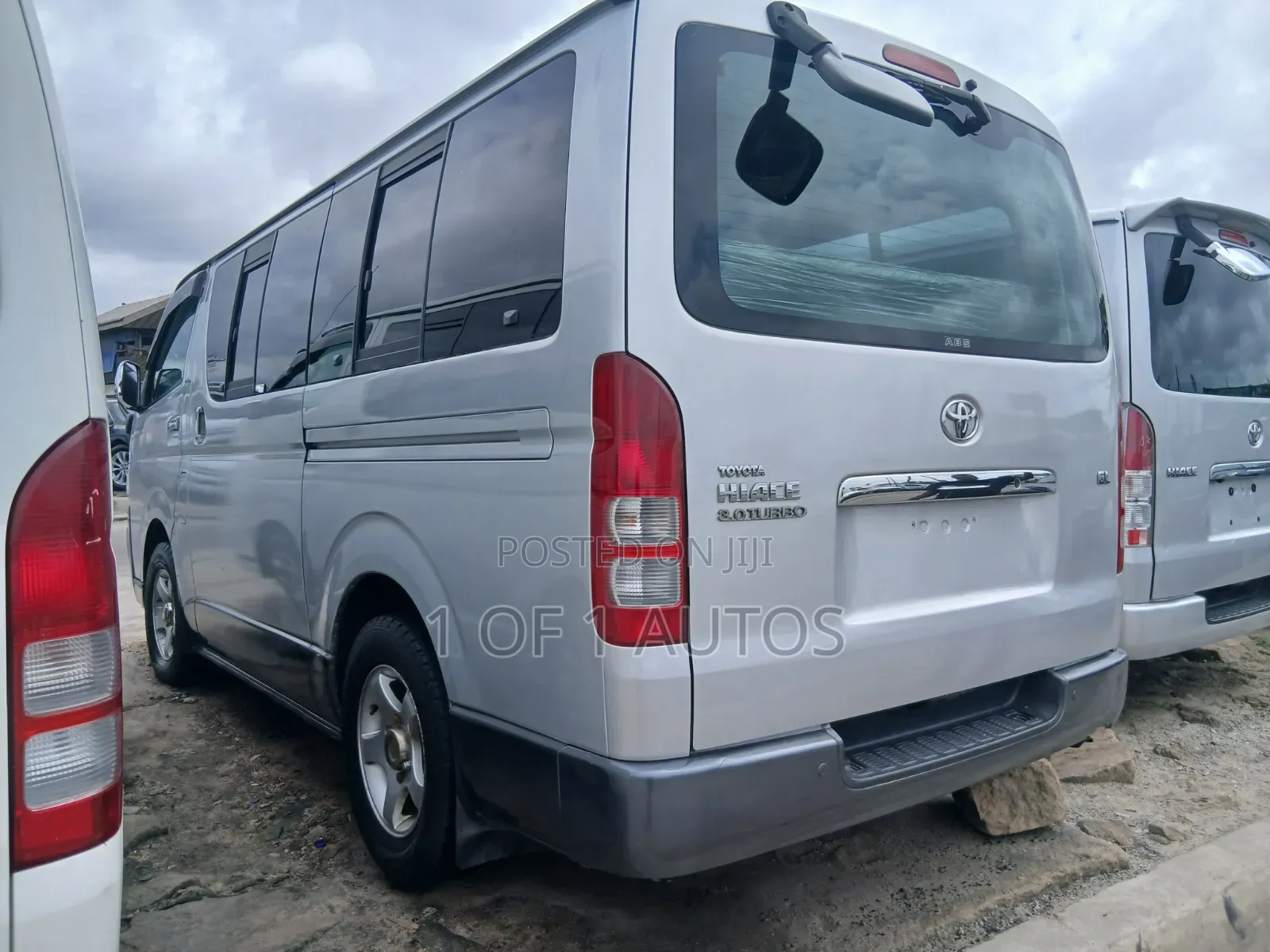 Toyota HiAce 2010 Silver